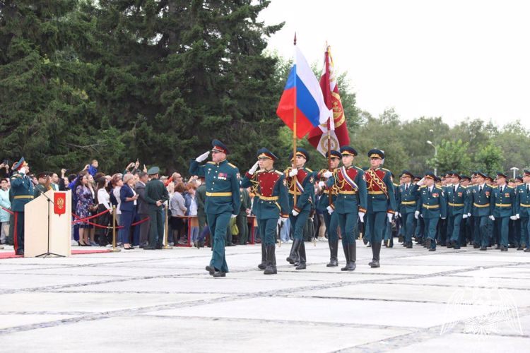 Курсанты первого курса Новосибирского военного института Росгвардии приняли военную присягу