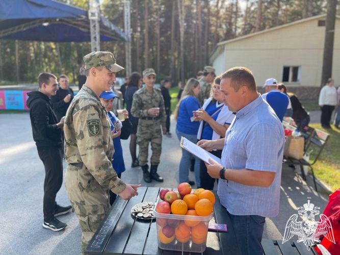 В Новосибирске военнослужащие Росгвардии приняли участие в экологической акции