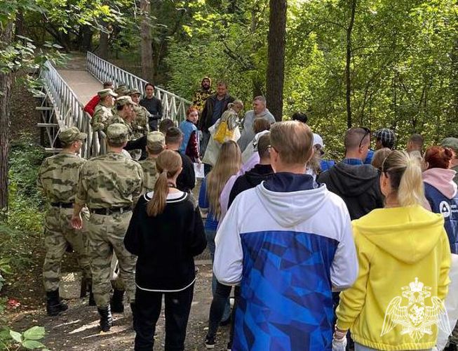 В Новосибирске военнослужащие Росгвардии приняли участие в экологической акции