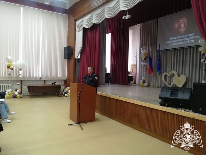 Сотрудники вневедомственной охраны провели встречу со студентами и педагогами
