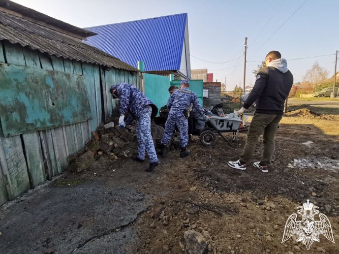 В Новосибирской области сотрудники вневедомственной охраны оказали помощь ветерану службы 