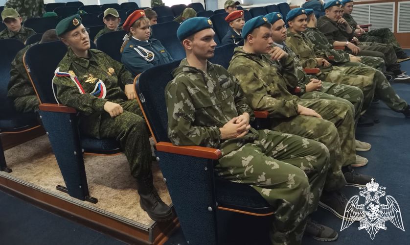 Сотрудники вневедомственной охраны Росгвардии приняли участие в молодежно-патриотической акции «День призывника»