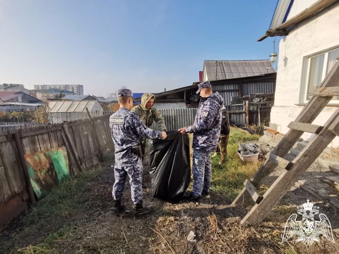 В Новосибирской области сотрудники вневедомственной охраны оказали помощь ветерану службы