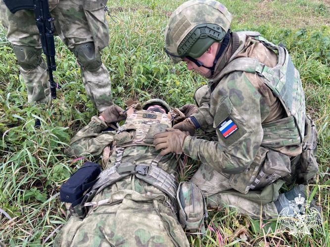 Занятия по тактической медицине прошли в Новосибирском военном институте Росгвардии (Видео)