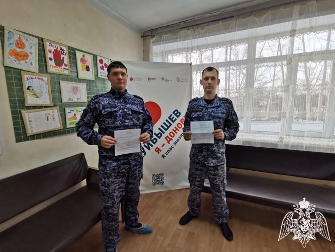 В Новосибирской области сотрудники вневедомственной охраны Росгвардии сдали донорскую кровь