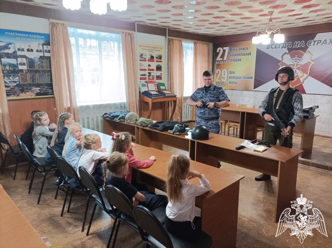 В Новосибирской области сотрудники вневедомственной охраны Росгвардии провели день открытых дверей