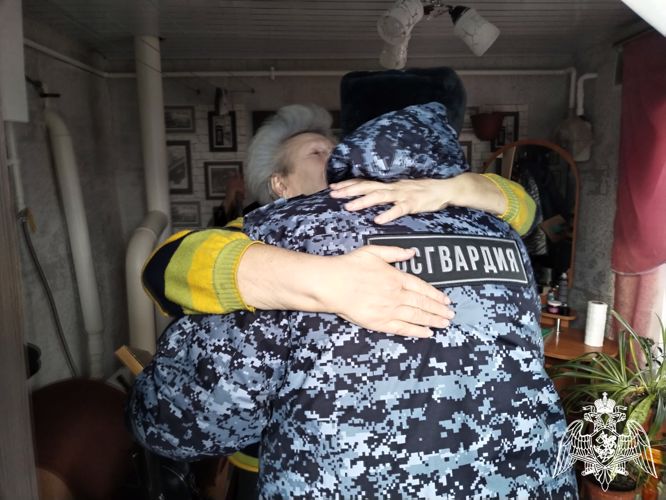 В Новосибирской области сотрудники Росгвардии поздравили ветеранов вневедомственной охраны с праздником 