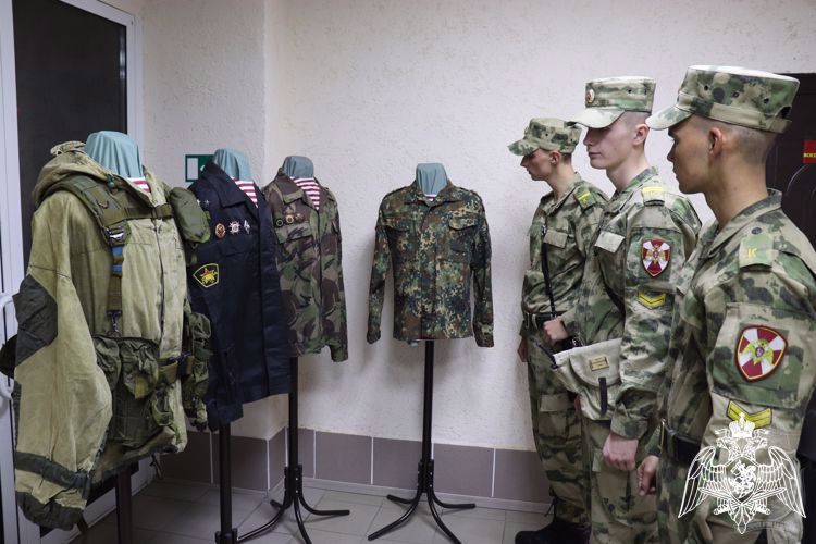 В музее Новосибирского военного института Росгвардии организована выставка, посвященная силам специального назначения ведомства