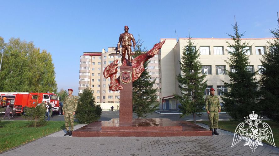 В Новосибирске военнослужащие подразделений специального назначения отметили профессиональный праздник (Видео)