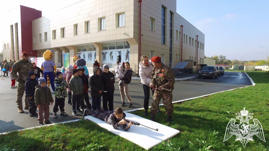 В Новосибирске военнослужащие подразделений специального назначения отметили профессиональный праздник (Видео)