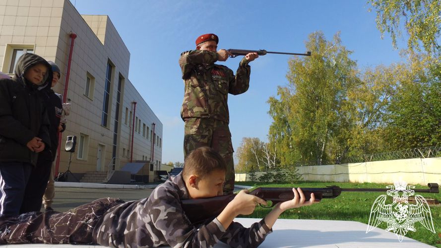 В Новосибирске военнослужащие подразделений специального назначения отметили профессиональный праздник (Видео)