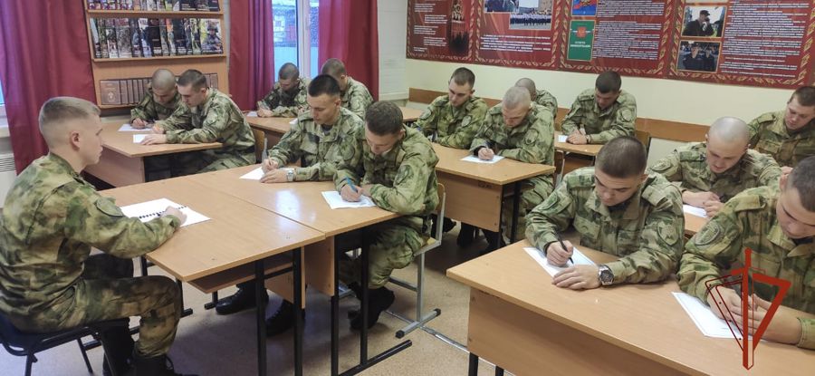Военнослужащие и сотрудники Росгвардии присоединились к ведомственной акции «С любовью к маме»
