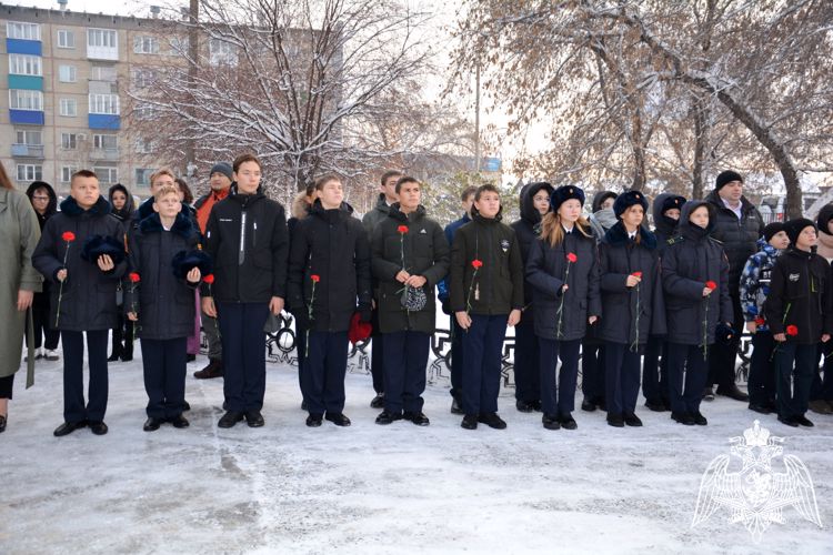 В Новосибирской области открыли мемориальную доску в память о сотруднике СОБР «Сибиряк» 