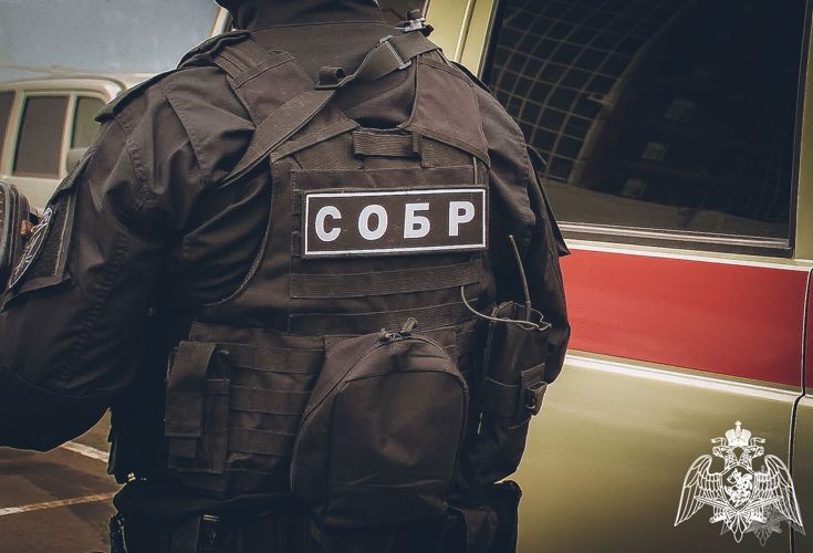 В Новосибирской области при содействии СОБР Росгвардии задержаны подозреваемые в мошенничестве в сфере автострахования
