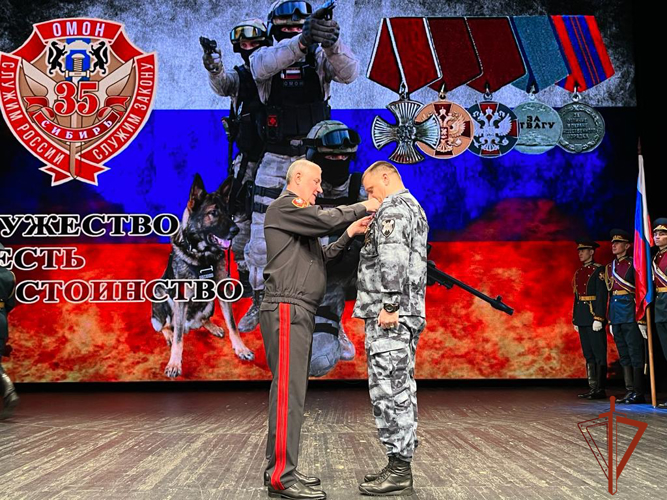 Бойцы новосибирского ОМОНа отмечают 35-летний юбилей со дня образования отряда