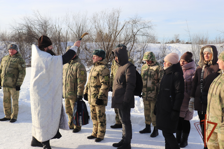 Военнослужащие военного института Росгвардии приняли участие в праздновании Крещения Господня