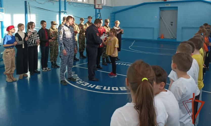 В Новосибирской области сотрудники Росгвардии приняли участие в проведении военно-патриотической игры «Зарница»