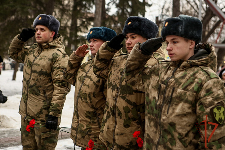 В Новосибирске сотрудники и военнослужащие Росгвардии проводят мероприятия, посвященные 80-летию со дня снятия Блокады Ленинграда