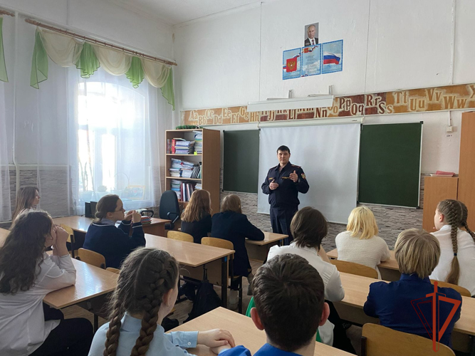 В Новосибирской области росгвардейцы приняли участие в мероприятиях, приуроченных к 35-летию вывода советских войск из Афганистана. 