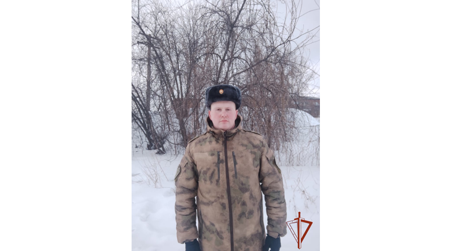 Военнослужащий Росгвардии оказал доврачебную помощь водителю маршрутного автобуса в Новосибирске