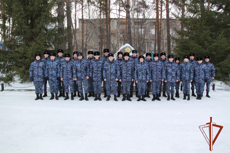 В Центре профессиональной подготовки состоялся выпуск сотрудников вневедомственной охраны Росгвардии