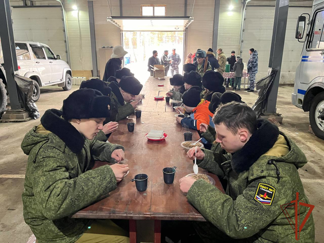 Сотрудники ОМОН на транспорте «Магистраль» провели день открытых дверей в честь 31-летия со дня образования отряда
