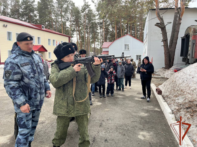 Сотрудники ОМОН на транспорте «Магистраль» провели день открытых дверей в честь 31-летия со дня образования отряда