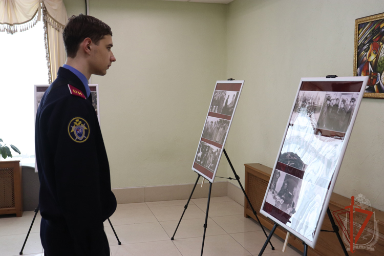 В Новосибирском военном институте Росгвардии открылась фотовыставка, посвященная генералу армии Ивану Кирилловичу Яковлеву 