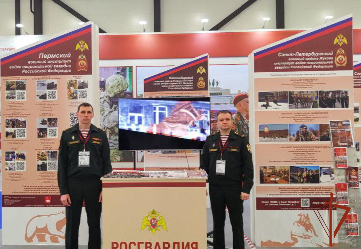 Военнослужащие новосибирского военного института Росгвардии приняли участие в выставке передовых технологий