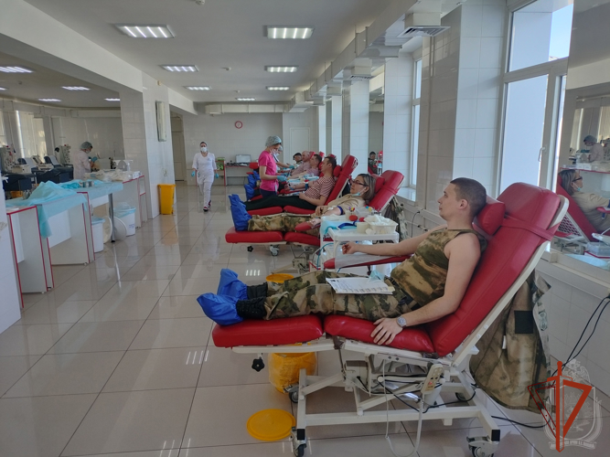 Росгвардейцы поддержали всероссийскую донорскую акцию «От сердца к сердцу» в Новосибирской области