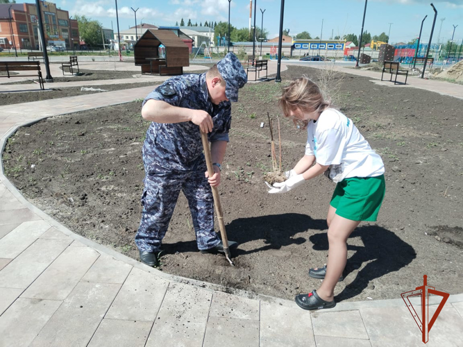 В Новосибирской области сотрудники вневедомственной охраны приняли участие в экологических акциях