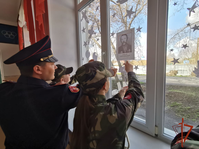 Сотрудники вневедомственной охраны присоединились к акции «Окна победы»