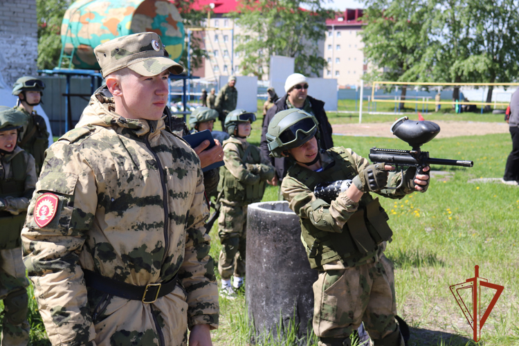 В Новосибирском военном институте Росгвардии провели военно-патриотическую игру «Зарница» в новом формате