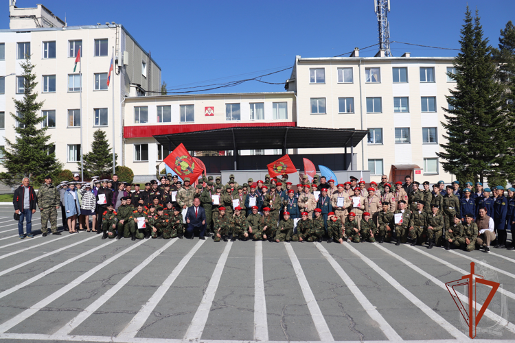 В Новосибирском военном институте Росгвардии провели военно-патриотическую игру «Зарница» в новом формате