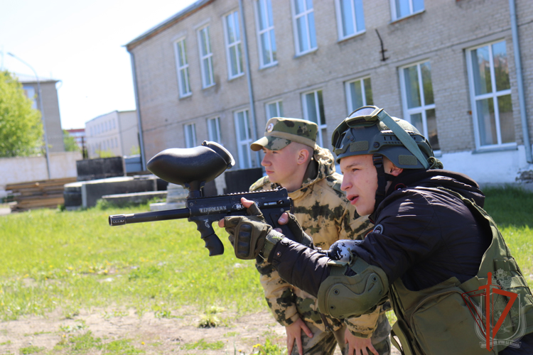 В Новосибирском военном институте Росгвардии провели военно-патриотическую игру «Зарница» в новом формате