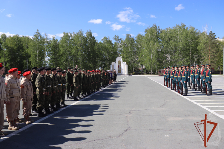 В Новосибирском военном институте Росгвардии провели военно-патриотическую игру «Зарница» в новом формате