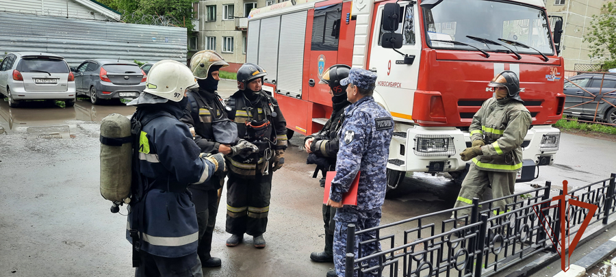 В Управлении Росгвардии по Новосибирской области прошли пожарно-тактические учения