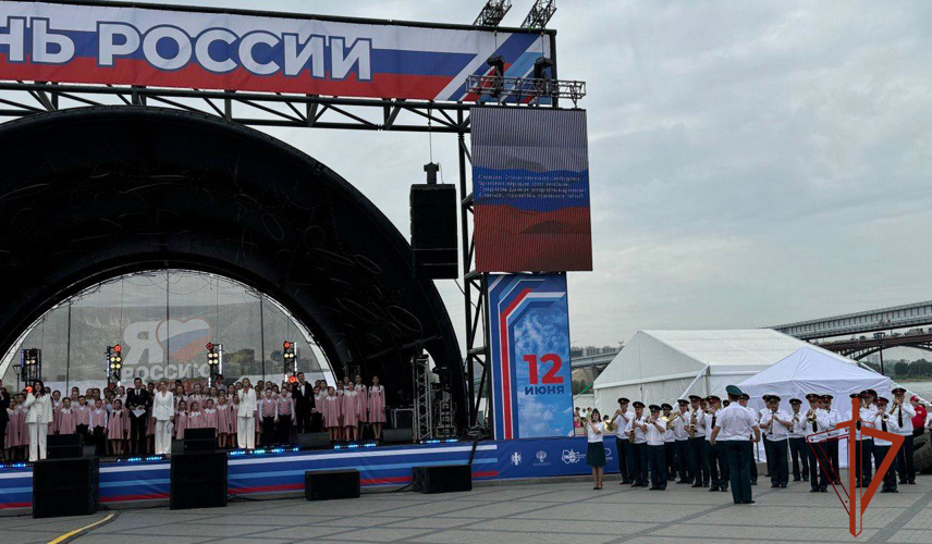 В Новосибирске сотрудники и военнослужащие Росгвардии приняли участие в мероприятиях, посвященных Дню России