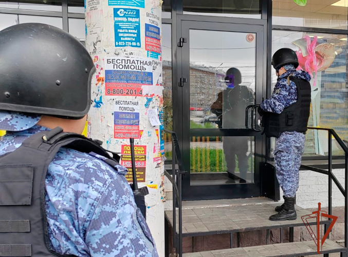 В Новосибирске сотрудниками вневедомственной охраны Росгвардии задержаны трое граждан, совершивших кражу с охраняемого объекта