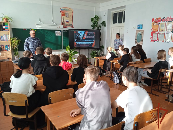В преддверии Дня образования вневедомственной охраны Росгвардии в Новосибирской области проходят мероприятия для школьников