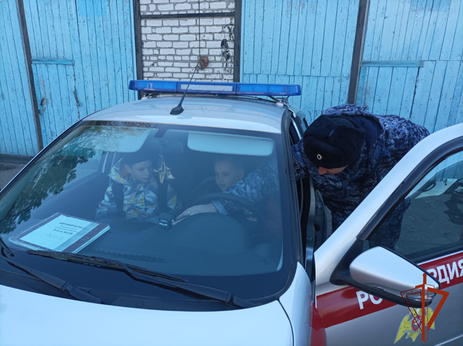 В преддверии Дня образования вневедомственной охраны Росгвардии в Новосибирской области проходят мероприятия для школьников