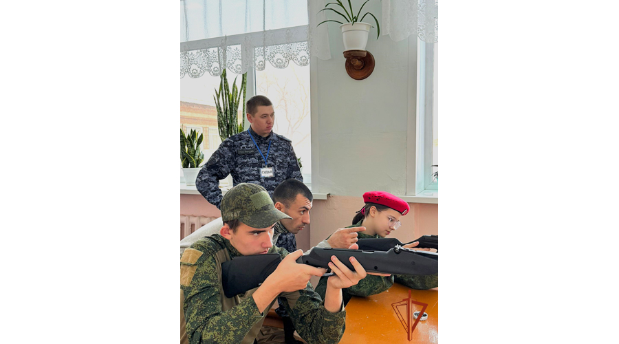 В Новосибирской области сотрудники Росгвардии участвуют в мероприятиях, приуроченных ко Дню Героев Отечества