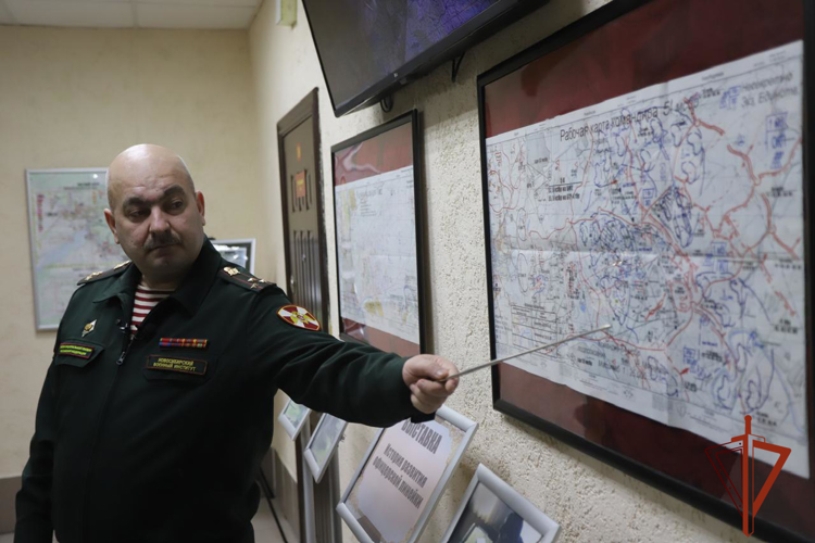 В Новосибирском военном институте Росгвардии собрали уникальную коллекцию офицерских линеек