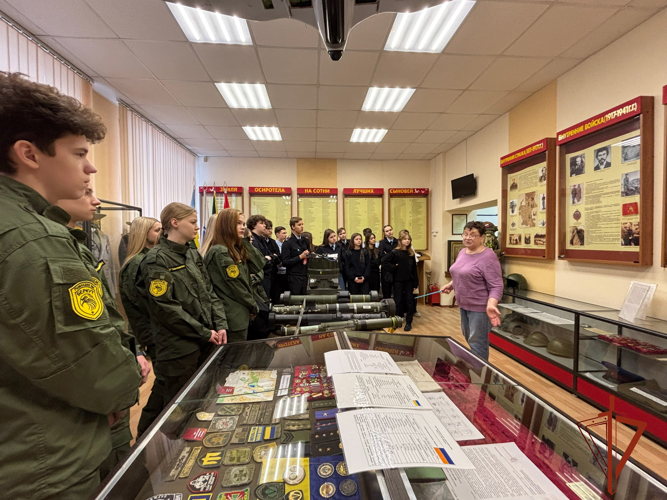 В Новосибирске военнослужащие Росгвардии познакомили школьников со своей профессией