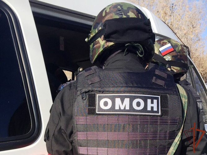 В Новосибирске при содействии сотрудников ОМОН Росгвардии задержаны подозреваемые в совершении разбоя