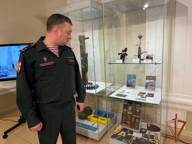 В Новосибирске при участии военного института Росгвардии открылась выставка, посвящённая Донбассу