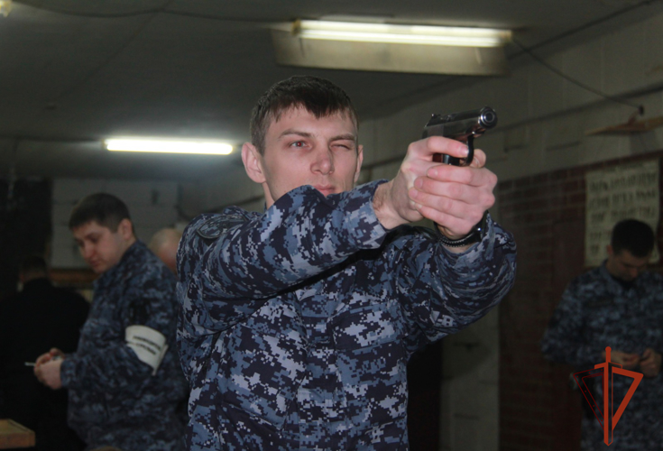 В Новосибирске состоялся турнир по стрельбе из пистолета Макарова среди подразделений вневедомственной охраны Росгвардии
