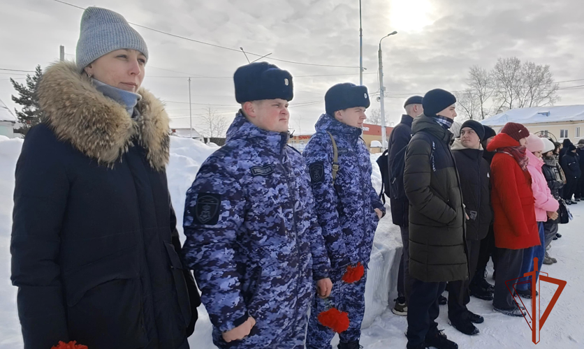Сотрудники Росгвардии почтили память воинов-интернационалистов в Новосибирской области