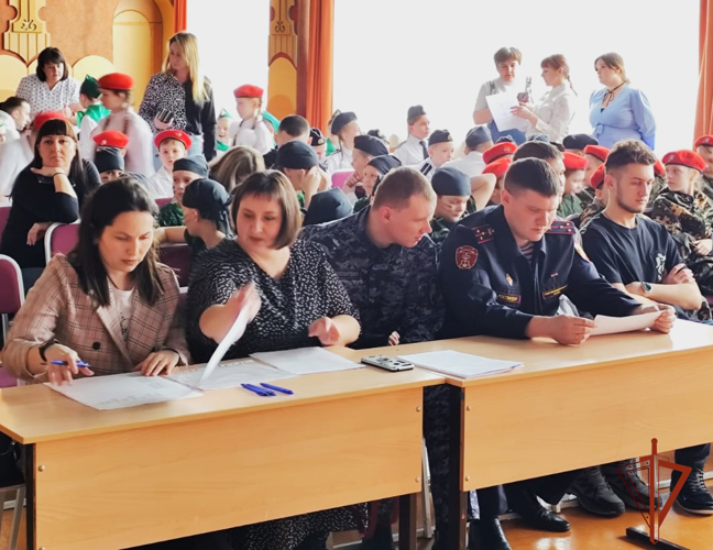 В Новосибирской области сотрудники вневедомственной охраны Росгвардии приняли участие в проведении «Зарницы»