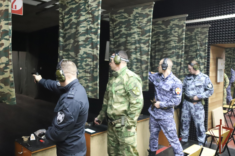 В Новосибирске определились победители чемпионата Росгвардии по зимнему офицерскому троеборью